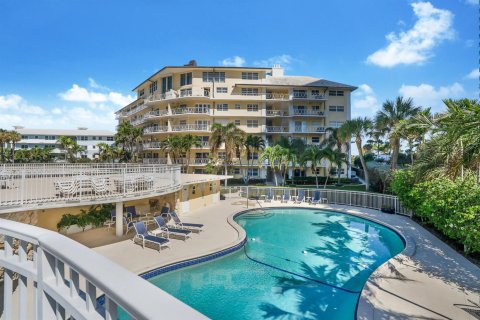 Condo in Fort Lauderdale, Florida, 2 bedrooms  № 2361621 - photo 20