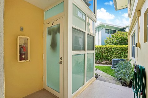 Condo in Fort Lauderdale, Florida, 2 bedrooms  № 2361621 - photo 18