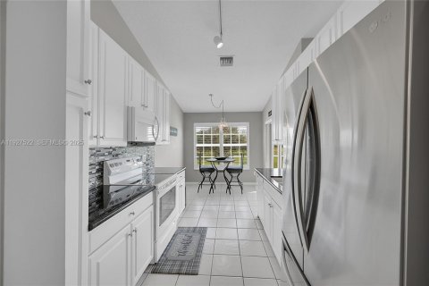 Купить виллу или дом в Бока-Ратон, Флорида 3 спальни, 152.27м2, № 1986300 - фото 17