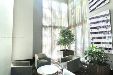 Condominio en venta en Miami, Florida, 1 dormitorio, 59.36 m2 № 2003690 - foto 7