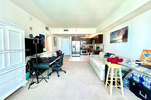 Condominio en venta en Miami, Florida, 1 dormitorio, 59.36 m2 № 2003690 - foto 14