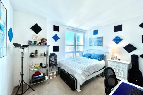 Condominio en venta en Miami, Florida, 1 dormitorio, 59.36 m2 № 2003690 - foto 15