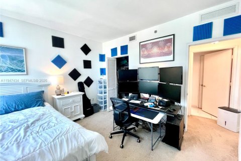 Condominio en venta en Miami, Florida, 1 dormitorio, 59.36 m2 № 2003690 - foto 16