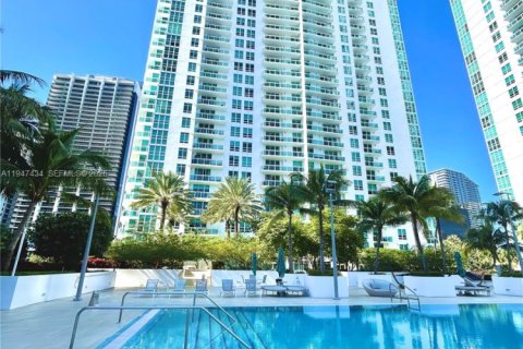 Condominio en venta en Miami, Florida, 1 dormitorio, 59.36 m2 № 2003690 - foto 25