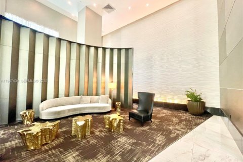 Condominio en venta en Miami, Florida, 1 dormitorio, 59.36 m2 № 2003690 - foto 5