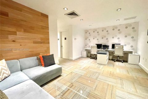 Condominio en venta en Miami, Florida, 1 dormitorio, 59.36 m2 № 2003690 - foto 27