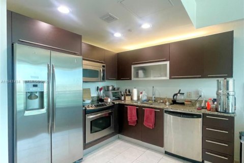 Condominio en venta en Miami, Florida, 1 dormitorio, 59.36 m2 № 2003690 - foto 10