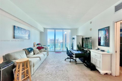 Condominio en venta en Miami, Florida, 1 dormitorio, 59.36 m2 № 2003690 - foto 12
