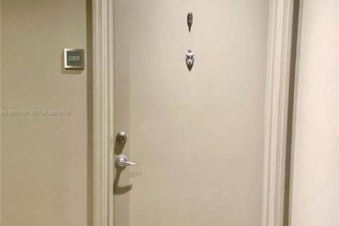 Condominio en venta en Miami, Florida, 1 dormitorio, 59.36 m2 № 2003690 - foto 9