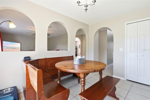 Casa en venta en Deltona, Florida, 4 dormitorios, 204.48 m2 № 2195560 - foto 13