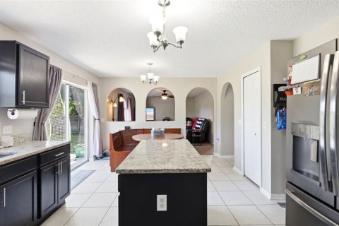 Casa en venta en Deltona, Florida, 4 dormitorios, 204.48 m2 № 2195560 - foto 10