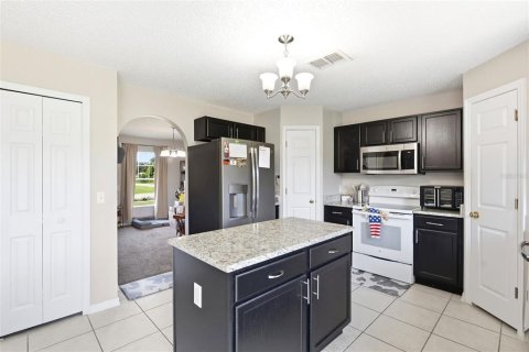 Casa en venta en Deltona, Florida, 4 dormitorios, 204.48 m2 № 2195560 - foto 5