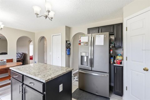 Casa en venta en Deltona, Florida, 4 dormitorios, 204.48 m2 № 2195560 - foto 9