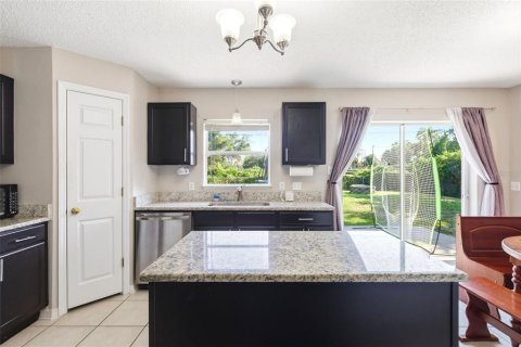 Casa en venta en Deltona, Florida, 4 dormitorios, 204.48 m2 № 2195560 - foto 7