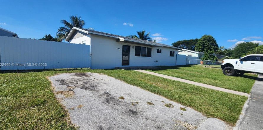 Дом в Хомстед, Флорида 3 спальни, 94.02м2 № 1976998