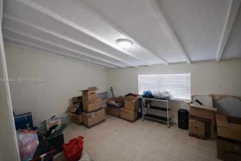 Casa en alquiler en Miami, Florida, 3 dormitorios, 166.67 m2 № 2045778 - foto 10