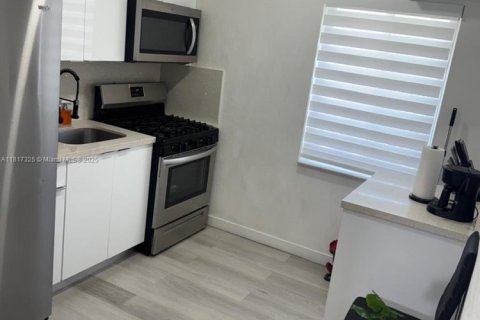 Propiedad comercial en venta en Miami, Florida, 350.06 m2 № 1772617 - foto 7