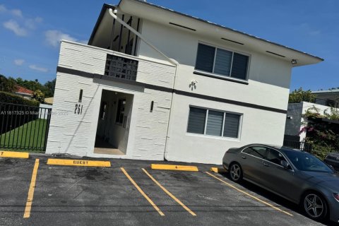Propiedad comercial en venta en Miami, Florida, 350.06 m2 № 1772617 - foto 2