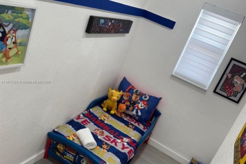 Propiedad comercial en venta en Miami, Florida, 350.06 m2 № 1772617 - foto 16