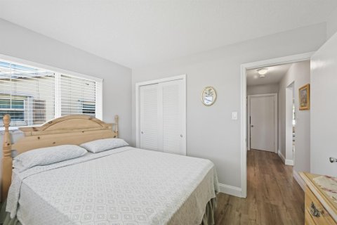 House in Tamarac, Florida 2 bedrooms, 100.52 sq.m. № 2245738 - photo 14