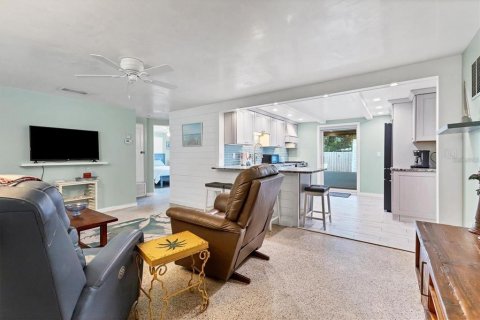 House in Sarasota, Florida 3 bedrooms, 106.28 sq.m. № 1438696 - photo 7