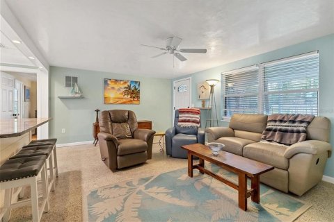 House in Sarasota, Florida 3 bedrooms, 106.28 sq.m. № 1438696 - photo 9