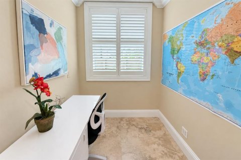 House in Fort Myers, Florida 5 bedrooms, 469.25 sq.m. № 2415464 - photo 18