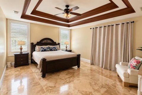 House in Fort Myers, Florida 5 bedrooms, 469.25 sq.m. № 2415464 - photo 11