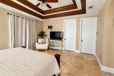 House in Fort Myers, Florida 5 bedrooms, 469.25 sq.m. № 2415464 - photo 12