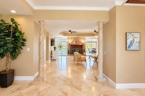 House in Fort Myers, Florida 5 bedrooms, 469.25 sq.m. № 2415464 - photo 5