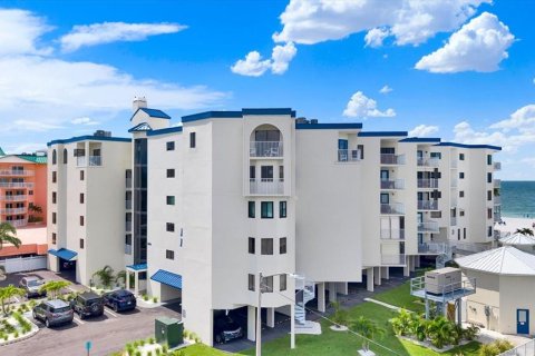 Купить кондоминиум в Индиан-Шорс, Флорида 4 комнаты, 111.48м2, № 2341552 - фото 3