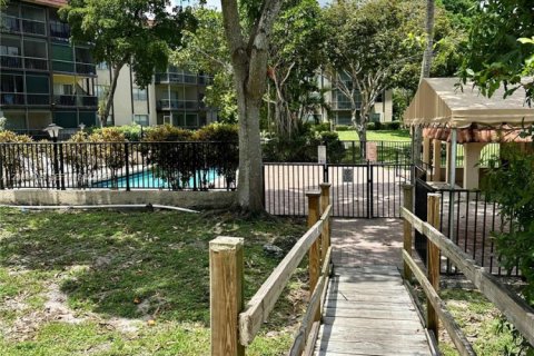 Apartment in Lauderhill, Florida 2 bedrooms, 104.98 sq.m. № 2252255 - photo 19