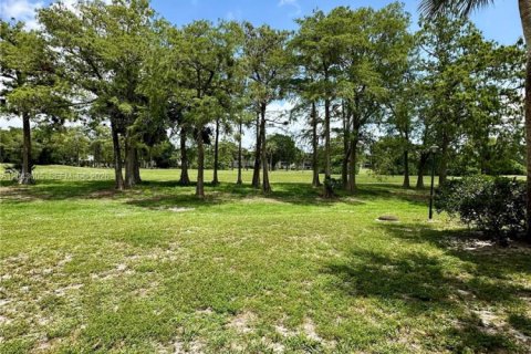 Apartment in Lauderhill, Florida 2 bedrooms, 104.98 sq.m. № 2252255 - photo 22
