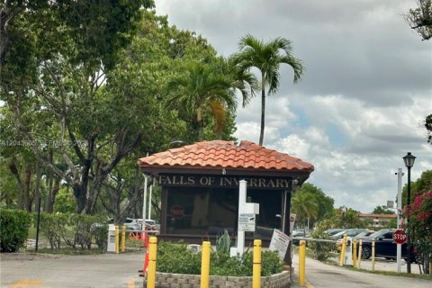 Apartment in Lauderhill, Florida 2 bedrooms, 104.98 sq.m. № 2252255 - photo 2