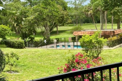 Apartment in Lauderhill, Florida 2 bedrooms, 104.98 sq.m. № 2252255 - photo 18