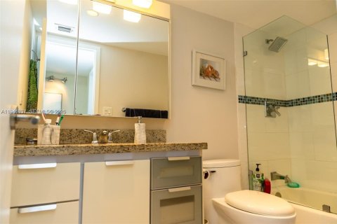 Снять в аренду кондоминиум в Халландейл-Бич, Флорида 2 спальни, 100.33м2, № 1999058 - фото 15