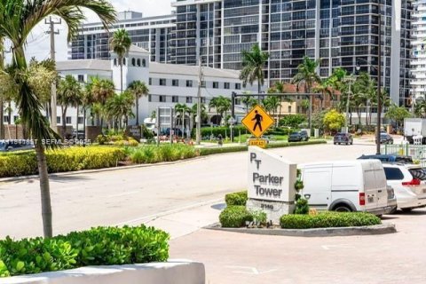 Снять в аренду кондоминиум в Халландейл-Бич, Флорида 2 спальни, 100.33м2, № 1999058 - фото 19