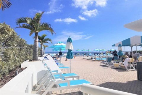 Снять в аренду кондоминиум в Халландейл-Бич, Флорида 2 спальни, 100.33м2, № 1999058 - фото 22