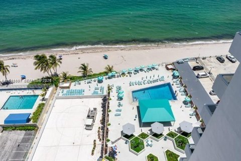 Снять в аренду кондоминиум в Халландейл-Бич, Флорида 2 спальни, 100.33м2, № 1999058 - фото 18