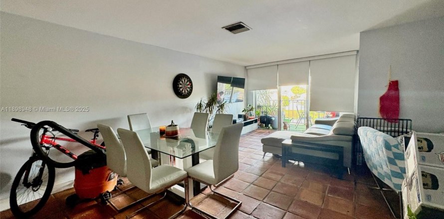 Condo à Miami, Floride, 3 chambres № 1951011