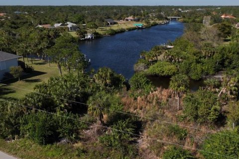 Terreno en venta en Port Charlotte, Florida № 1540273 - foto 1