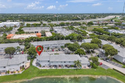 Снять в аренду таунхаус в Майами, Флорида 3 спальни, 120.77м2, № 1963807 - фото 20