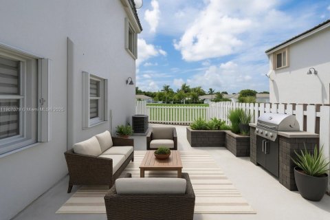 Снять в аренду таунхаус в Майами, Флорида 3 спальни, 120.77м2, № 1963807 - фото 23