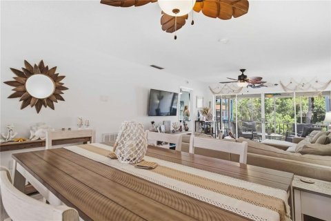 Condo in Sarasota, Florida, 2 bedrooms № 2151516 - photo 10