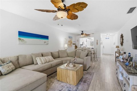 Condo in Sarasota, Florida, 2 bedrooms № 2151516 - photo 12