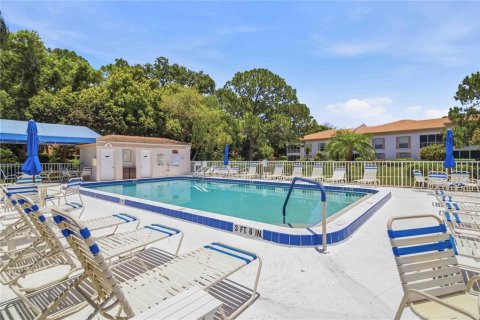 Condo in Sarasota, Florida, 2 bedrooms № 2151516 - photo 2