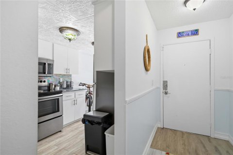 Condo in Sarasota, Florida, 2 bedrooms № 2151516 - photo 3