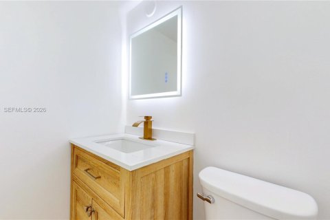 Condo in Hallandale Beach, Florida, 1 bedroom  № 2069482 - photo 30