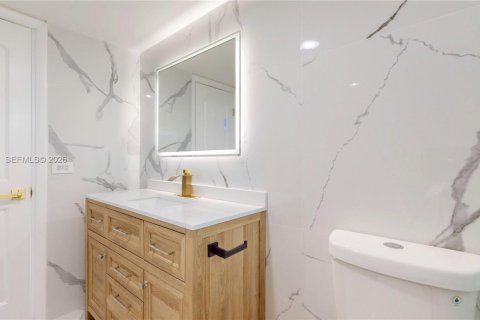 Condo in Hallandale Beach, Florida, 1 bedroom  № 2069482 - photo 24