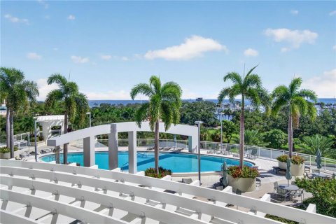 Condominio en venta en Saint Petersburg, Florida, 3 dormitorios, 340.02 m2 № 2420453 - foto 11